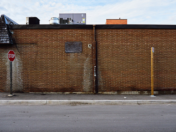 Stop but No Parking on Old Pine St.